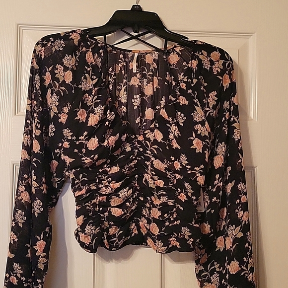 ⚠️Free People NWT⚠️ Final Rose Top, Black Combo Floral, Size XS - Picture 5 of 11